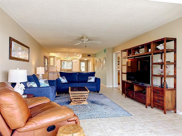 1515 PELICAN POINT DRIVE BA185, Sarasota, FL 34231