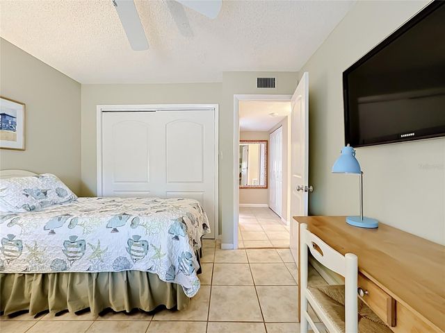 1515 PELICAN POINT DRIVE BA185, Sarasota, FL 34231