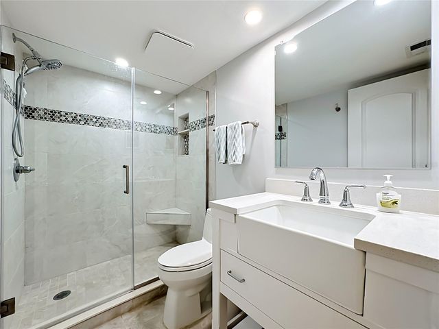 1515 PELICAN POINT DRIVE BA185, Sarasota, FL 34231
