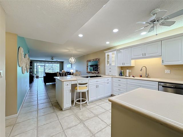 1515 PELICAN POINT DRIVE BA185, Sarasota, FL 34231