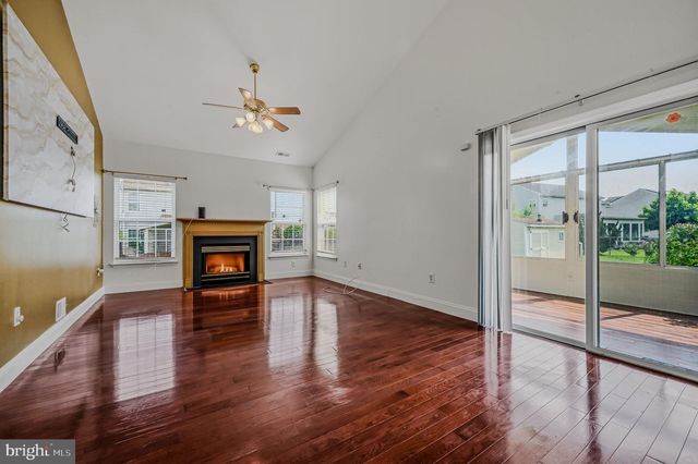 235 RIVEREDGE DR, New Castle, DE 19720