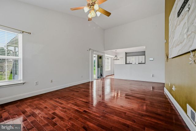235 RIVEREDGE DR, New Castle, DE 19720