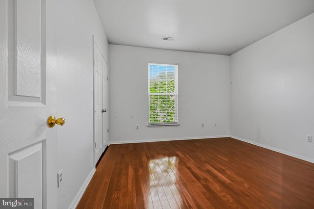 235 RIVEREDGE DR, New Castle, DE 19720