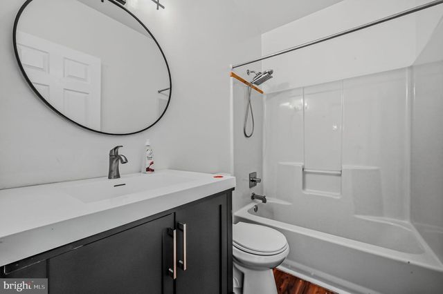 235 RIVEREDGE DR, New Castle, DE 19720