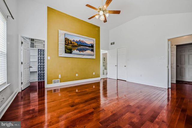 235 RIVEREDGE DR, New Castle, DE 19720