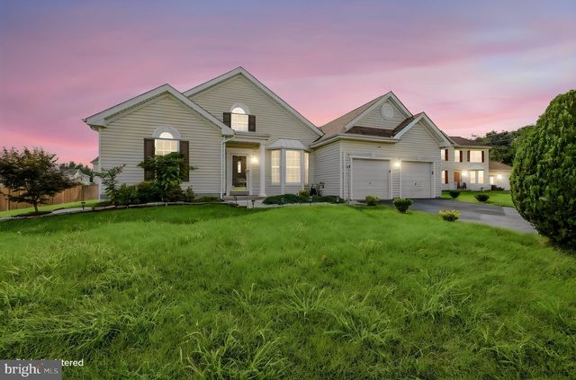 235 RIVEREDGE DR, New Castle, DE 19720