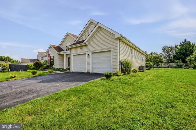 235 RIVEREDGE DR, New Castle, DE 19720