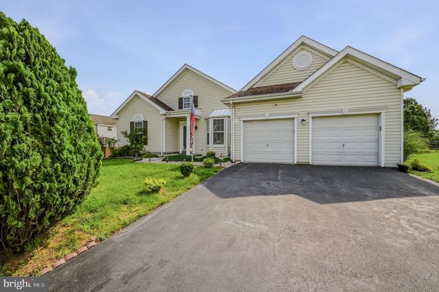 235 RIVEREDGE DR, New Castle, DE 19720
