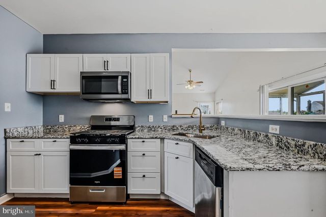235 RIVEREDGE DR, New Castle, DE 19720