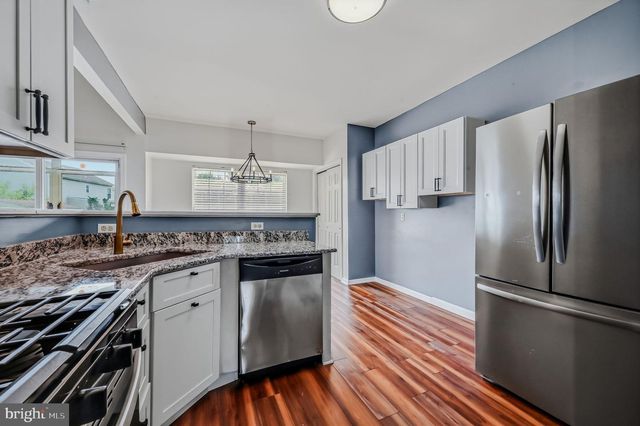 235 RIVEREDGE DR, New Castle, DE 19720