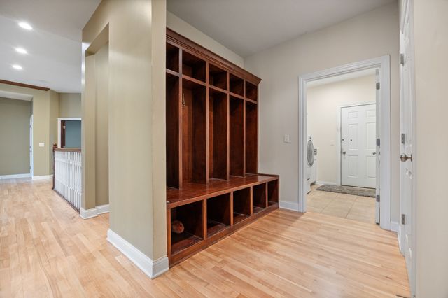 15922 Hammontree Drive, Urbandale, IA 50323