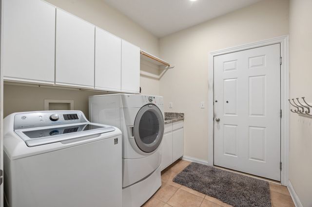 15922 Hammontree Drive, Urbandale, IA 50323