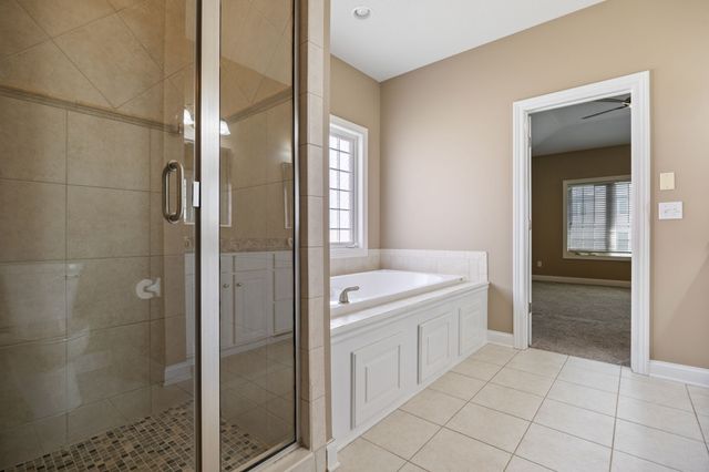 15922 Hammontree Drive, Urbandale, IA 50323