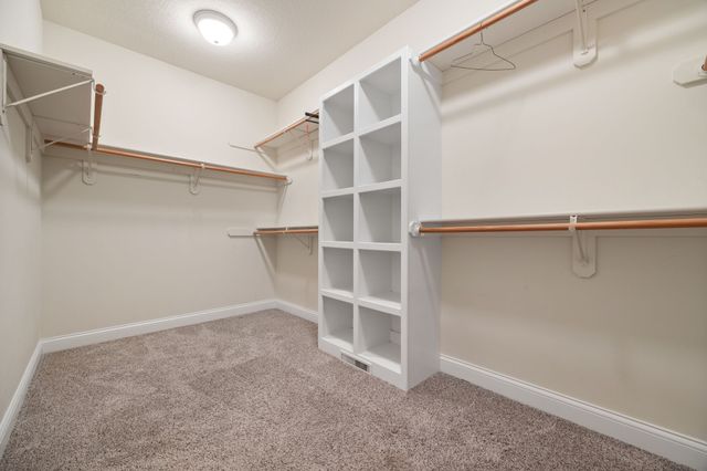 15922 Hammontree Drive, Urbandale, IA 50323