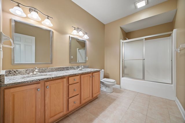 15922 Hammontree Drive, Urbandale, IA 50323