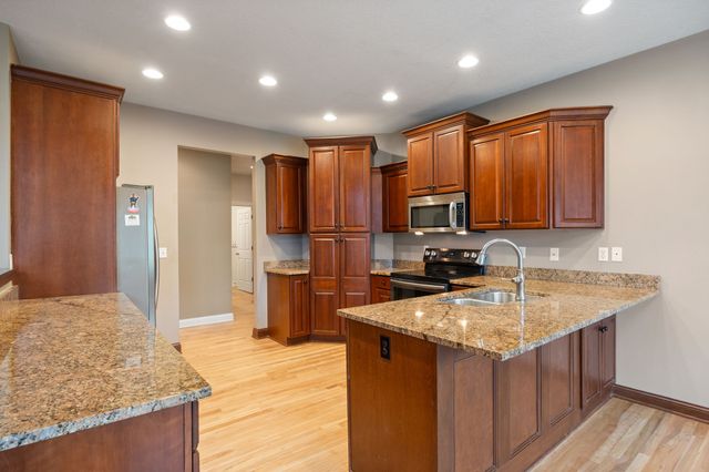 15922 Hammontree Drive, Urbandale, IA 50323