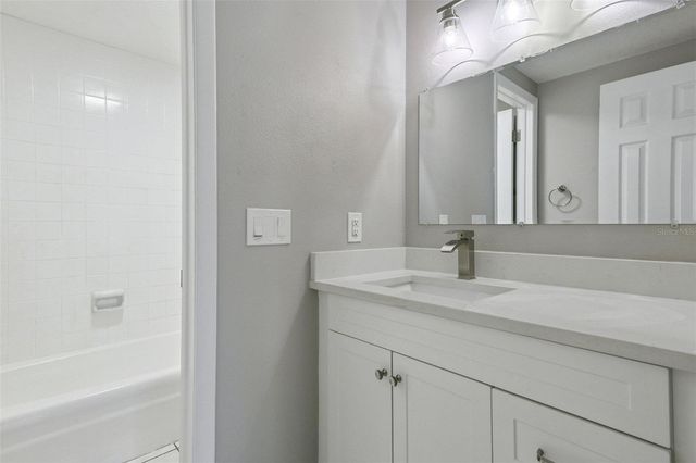 7111 GATEWAY COURT, Tampa, FL 33615