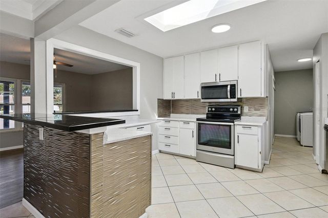 7111 GATEWAY COURT, Tampa, FL 33615