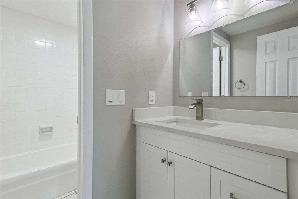 Image 16 of property listing at 7111 GATEWAY COURT, Tampa, FL 33615