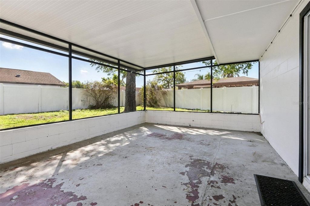 Image 21 of property listing at 7111 GATEWAY COURT, Tampa, FL 33615