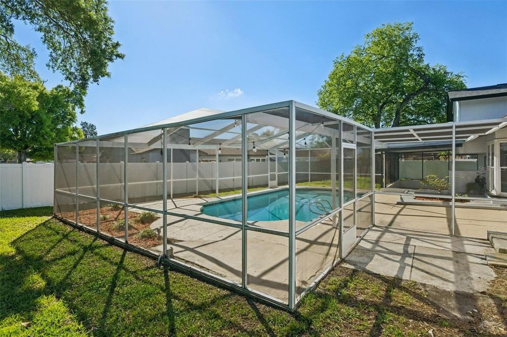 Image 23 of property listing at 7111 GATEWAY COURT, Tampa, FL 33615