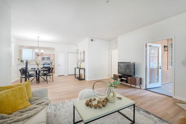 18752 Caminito Cantilena 172, San Diego, CA 92128