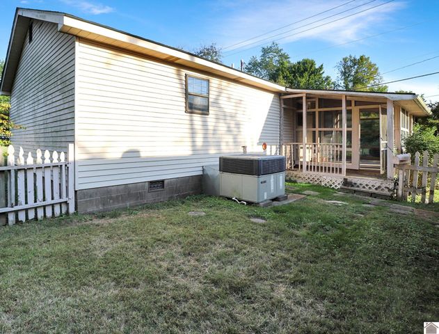 1311 S 10th St, Mayfield, KY 42066