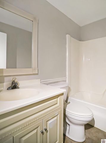 1311 S 10th St, Mayfield, KY 42066