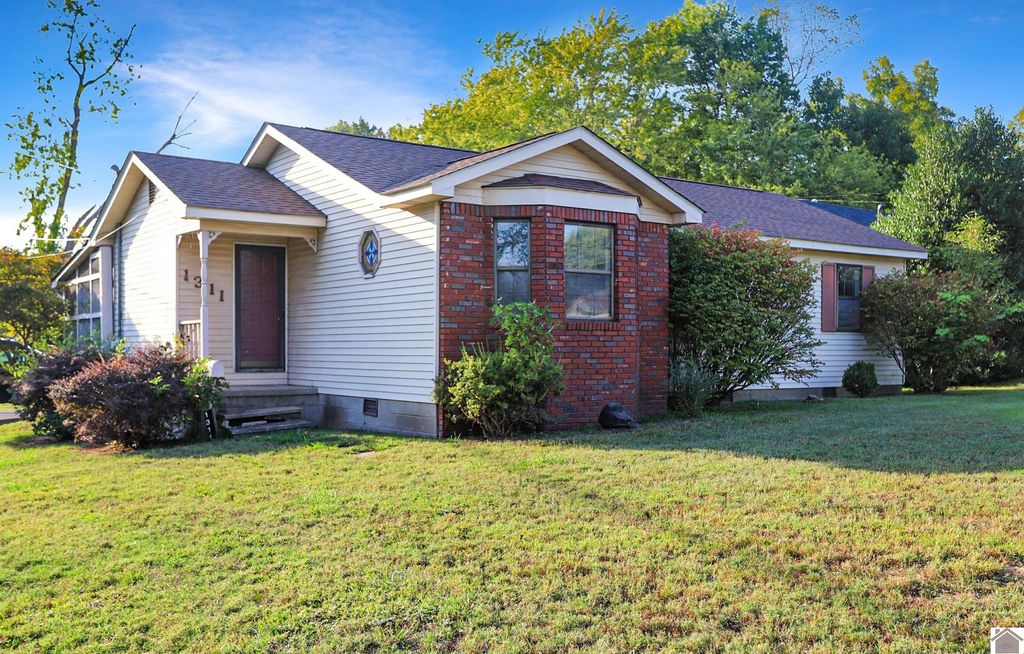 1311 S 10th St, Mayfield, KY 42066