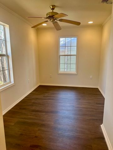 203 W HIGHLAND AVENUE, Electra, TX 76360