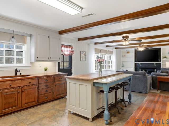 2711 Salisbury Rd, Midlothian, VA 23113