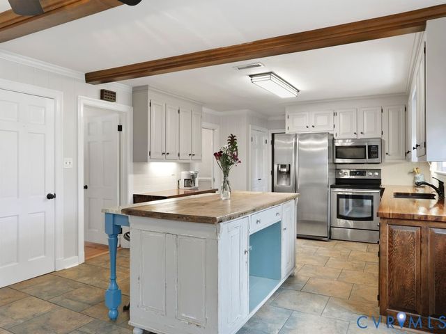 2711 Salisbury Rd, Midlothian, VA 23113