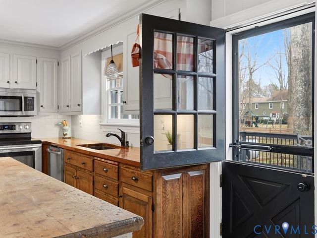 2711 Salisbury Rd, Midlothian, VA 23113