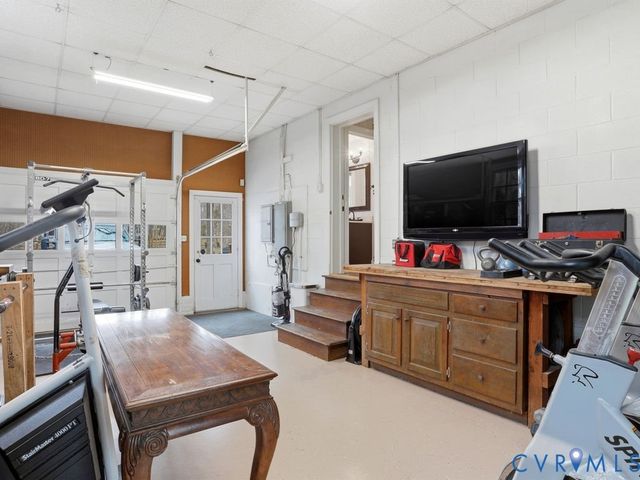 2711 Salisbury Rd, Midlothian, VA 23113