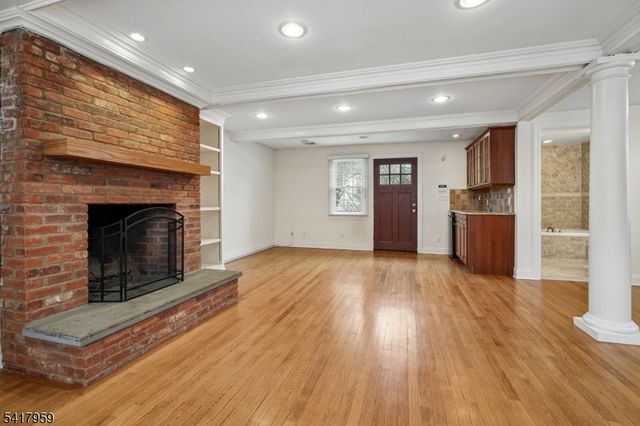 35 Dehart St, Morristown Town, NJ 07960