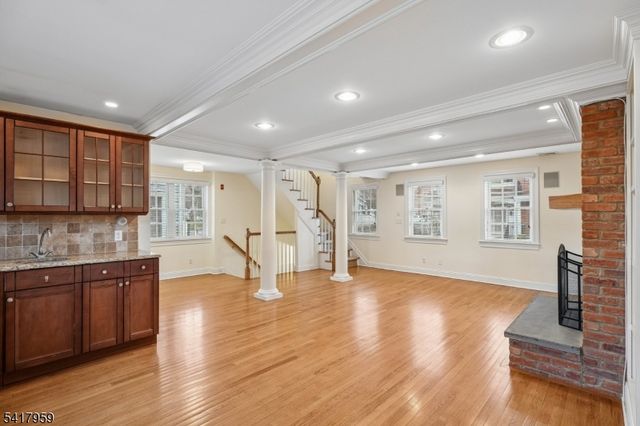 35 Dehart St, Morristown Town, NJ 07960