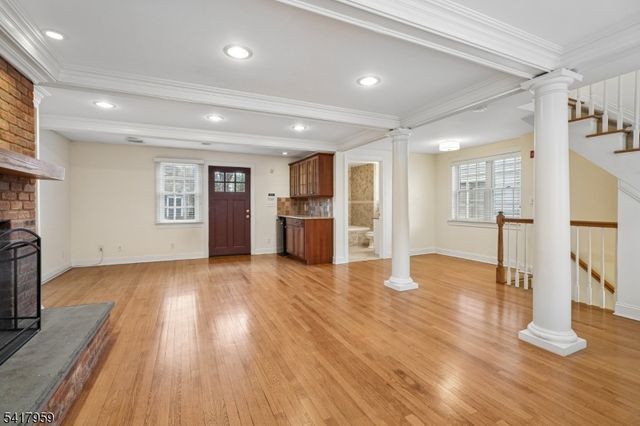 35 Dehart St, Morristown Town, NJ 07960