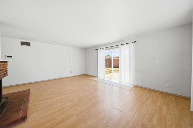 43740 Heaton Avenue, Lancaster, CA 93534