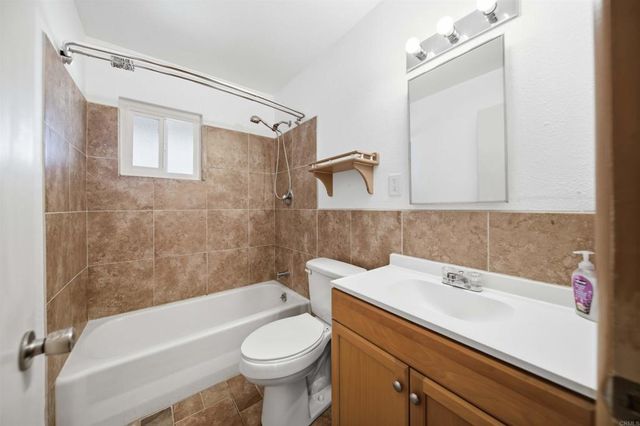 43740 Heaton Avenue, Lancaster, CA 93534