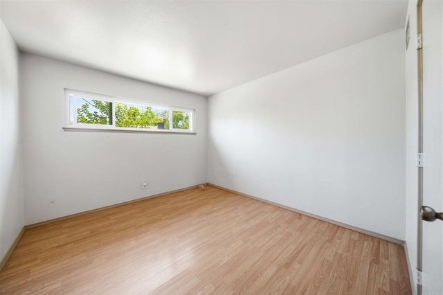 43740 Heaton Avenue, Lancaster, CA 93534