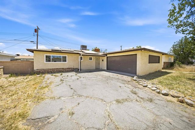 43740 Heaton Avenue, Lancaster, CA 93534