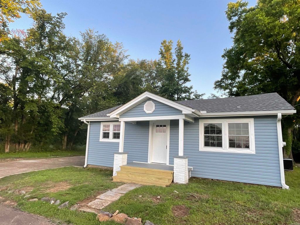 1437 Lincoln Street, Arkadelphia, AR 71923