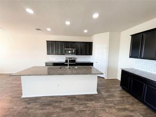 709 Hummingbird LN, Leander, TX 78641