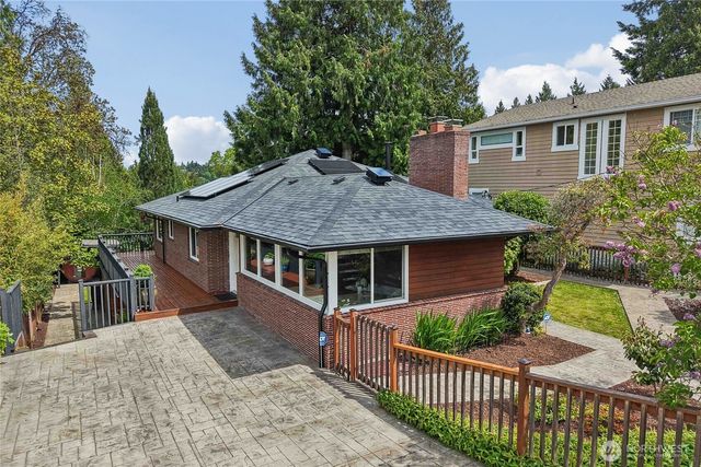 4208 SW Roxbury Street, Seattle, WA 98136