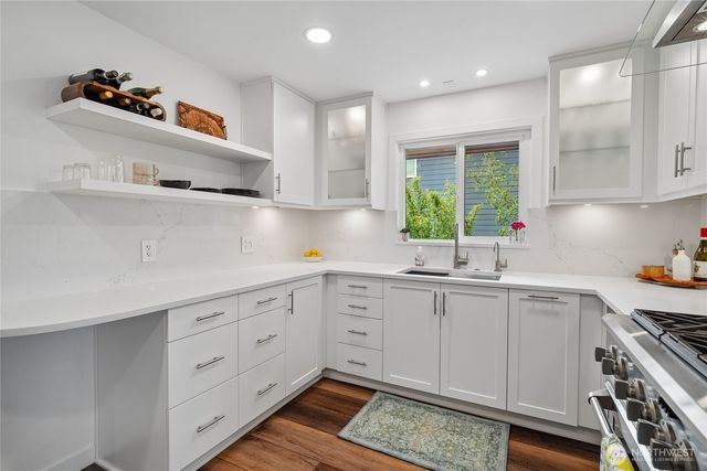 4208 SW Roxbury Street, Seattle, WA 98136