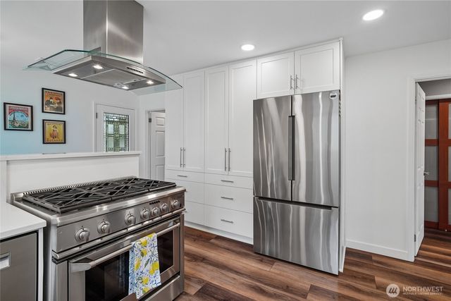 4208 SW Roxbury Street, Seattle, WA 98136
