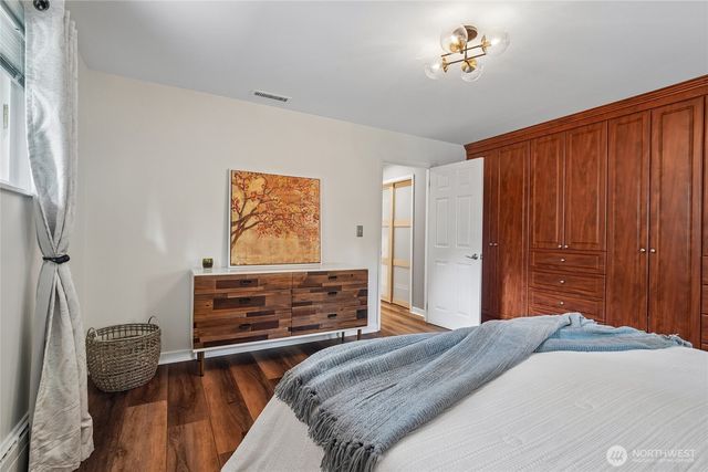4208 SW Roxbury Street, Seattle, WA 98136