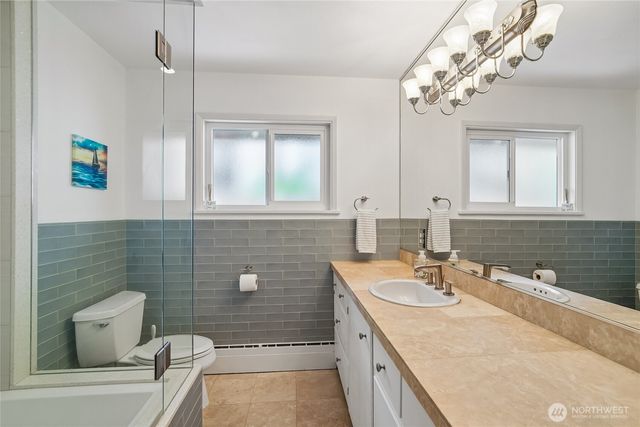 4208 SW Roxbury Street, Seattle, WA 98136