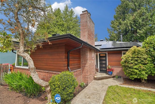 4208 SW Roxbury Street, Seattle, WA 98136