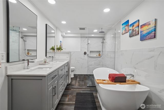 4208 SW Roxbury Street, Seattle, WA 98136